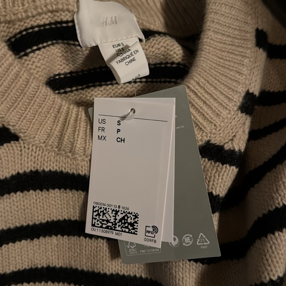 H&M Beige Striped Short Sweater - Picture 6 of 6